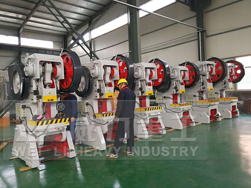 經過6s整頓后的沖床車間