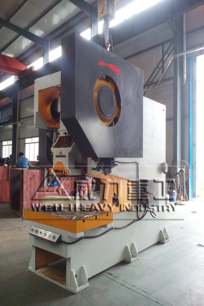 機械沖床加工車間