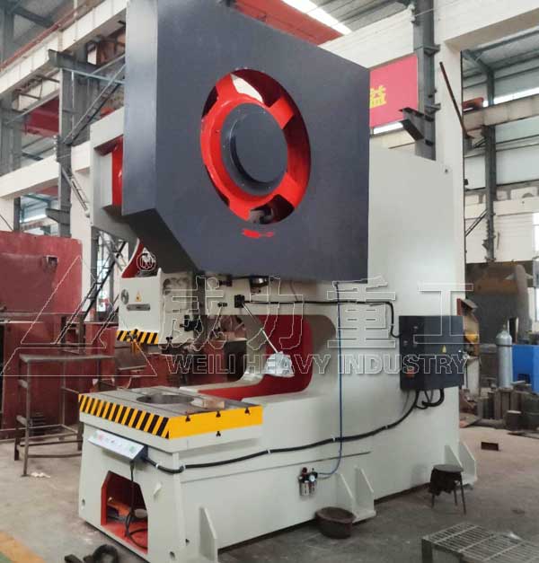 200噸開式深喉口壓力機(jī)_J21S-200T深喉沖床