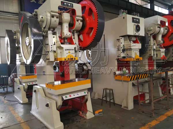 160噸沖床廠家車(chē)間現(xiàn)貨