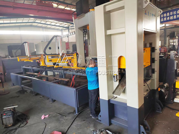 400噸閉式液壓沖床配錨桿托盤生產(chǎn)線